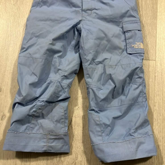 The North Face , waterproof snow suit / pants with bib - Picture 3 of 6